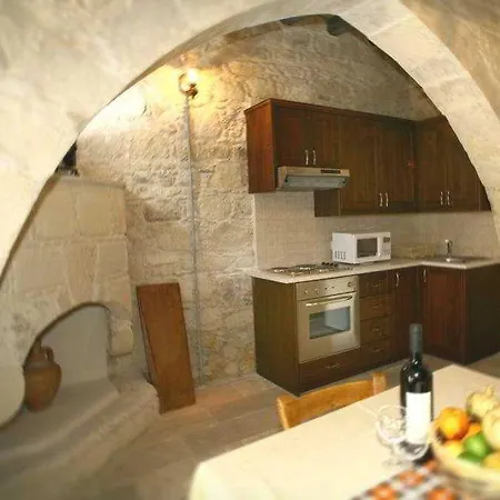 Leonidas Village Apartmán Goudhi