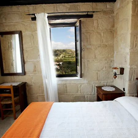 Leonidas Village Apartmán Goudhi