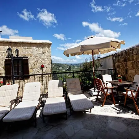 Leonidas Village *