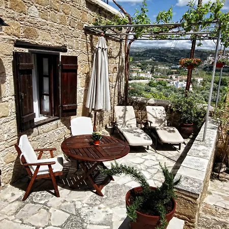 Leonidas Village Apartmán *
