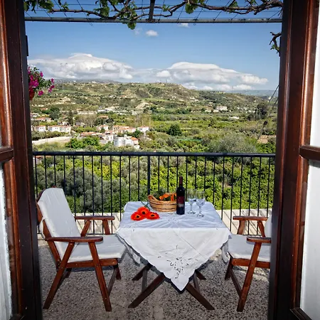 Leonidas Village Apartmán *